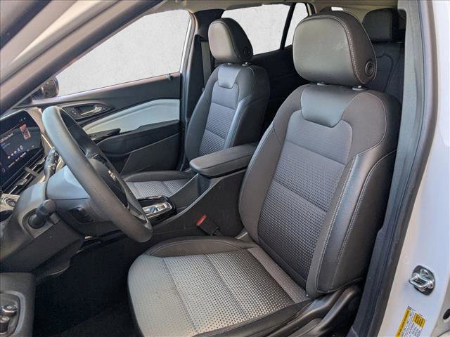 Used 2025 Chevrolet Trax LT image 15