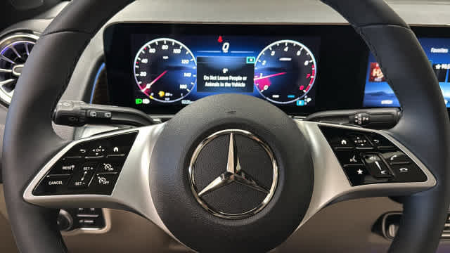 New 2026 Mercedes-Benz GLB 250 4MATIC image 18