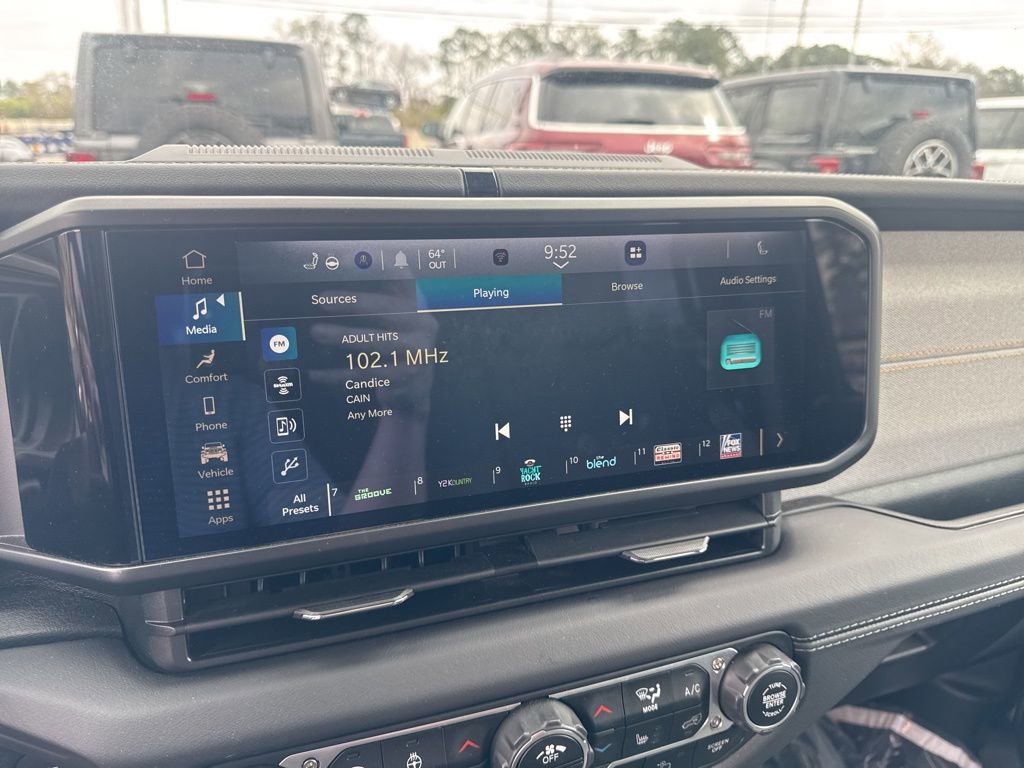 Used 2025 Jeep Wrangler Unlimited Sahara w/ Safety Group image 18