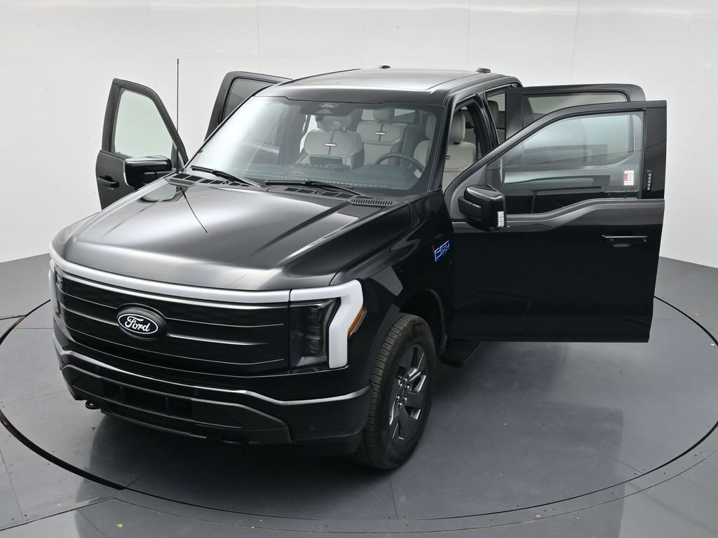 Used 2024 Ford F150 Lightning Platinum AWD/4WD image 51