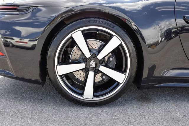 Used 2025 Porsche 911 Carrera image 10