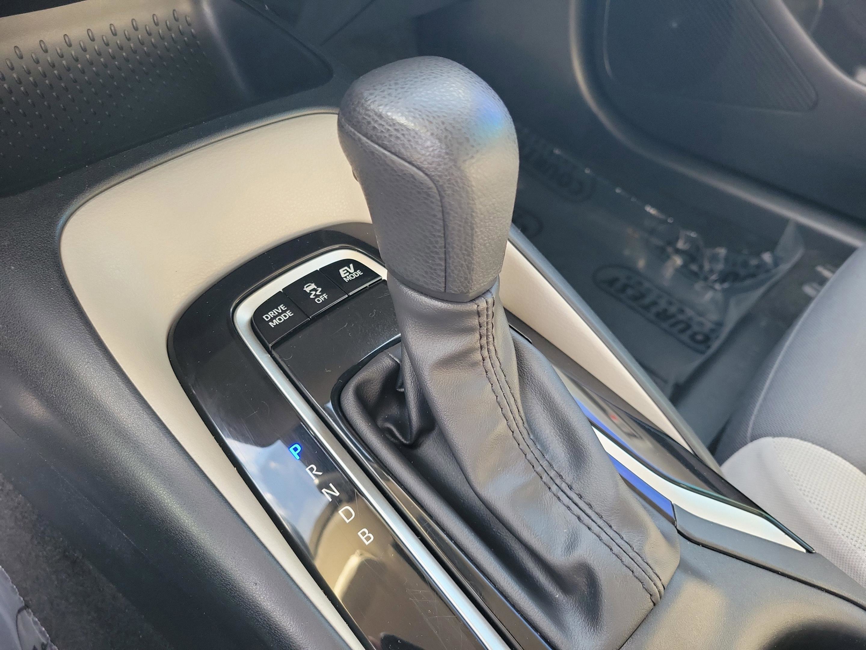 Used 2025 Toyota Corolla LE w/ Convenience Package image 30