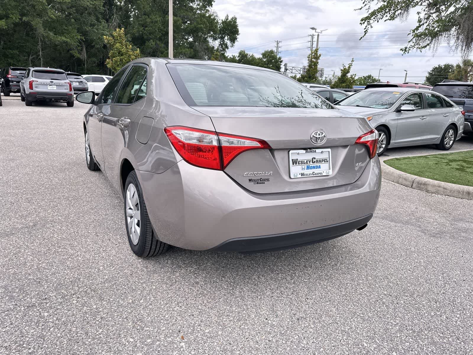 Used 2015 Toyota Corolla LE FWD image 4