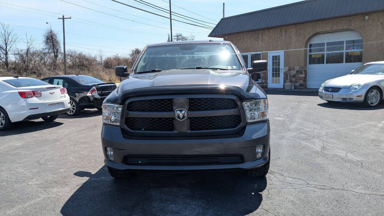 Used 2017 RAM 1500 Express AWD/4WD image 3