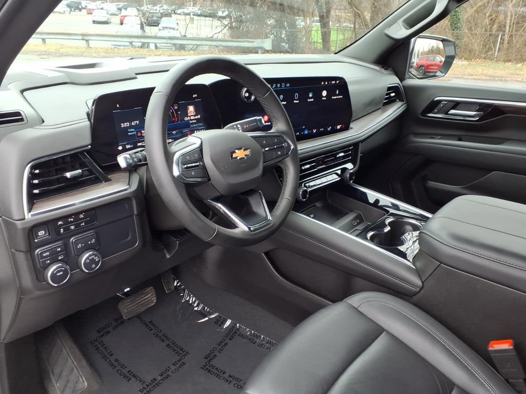 Used 2025 Chevrolet Tahoe LT AWD/4WD image 13