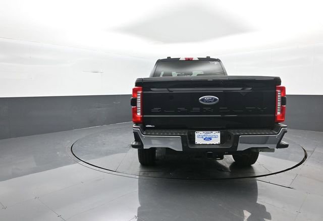 New 2026 Ford F250 Lariat w/ FX4 Off-Road Package image 6