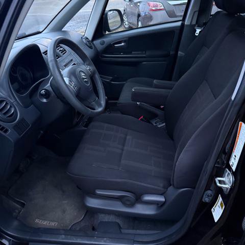 Used 2012 Suzuki SX4 AWD Hatchback image 9