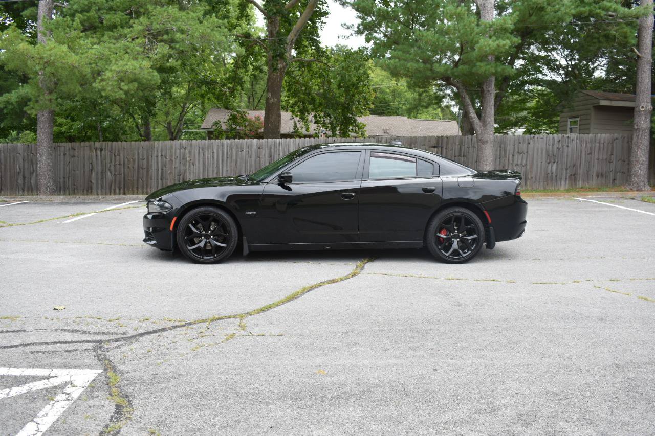 Used 2018 Dodge Charger R/T w/ Premium Group RWD image 3