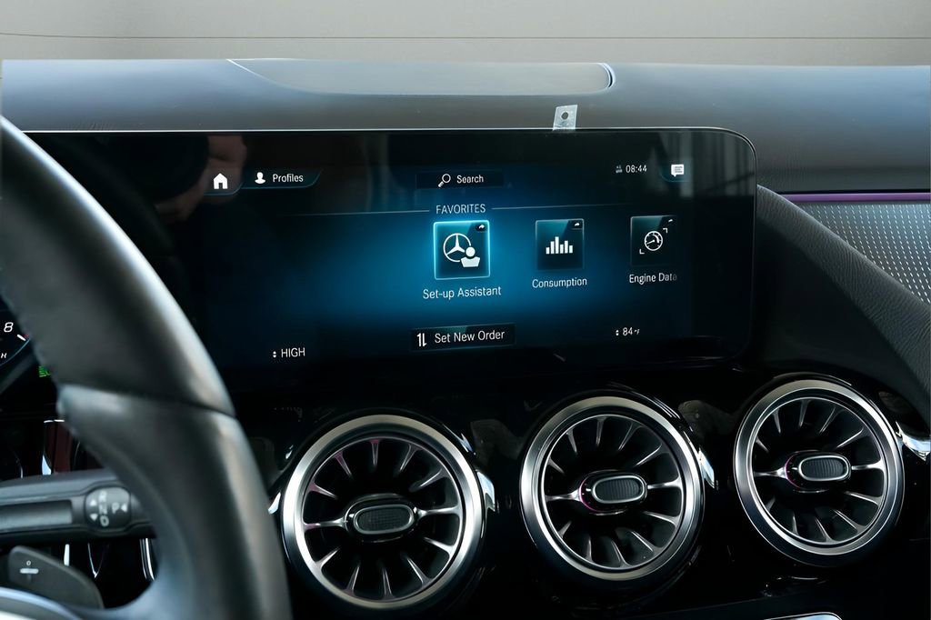 Used 2022 Mercedes-Benz GLA 250 4MATIC image 26