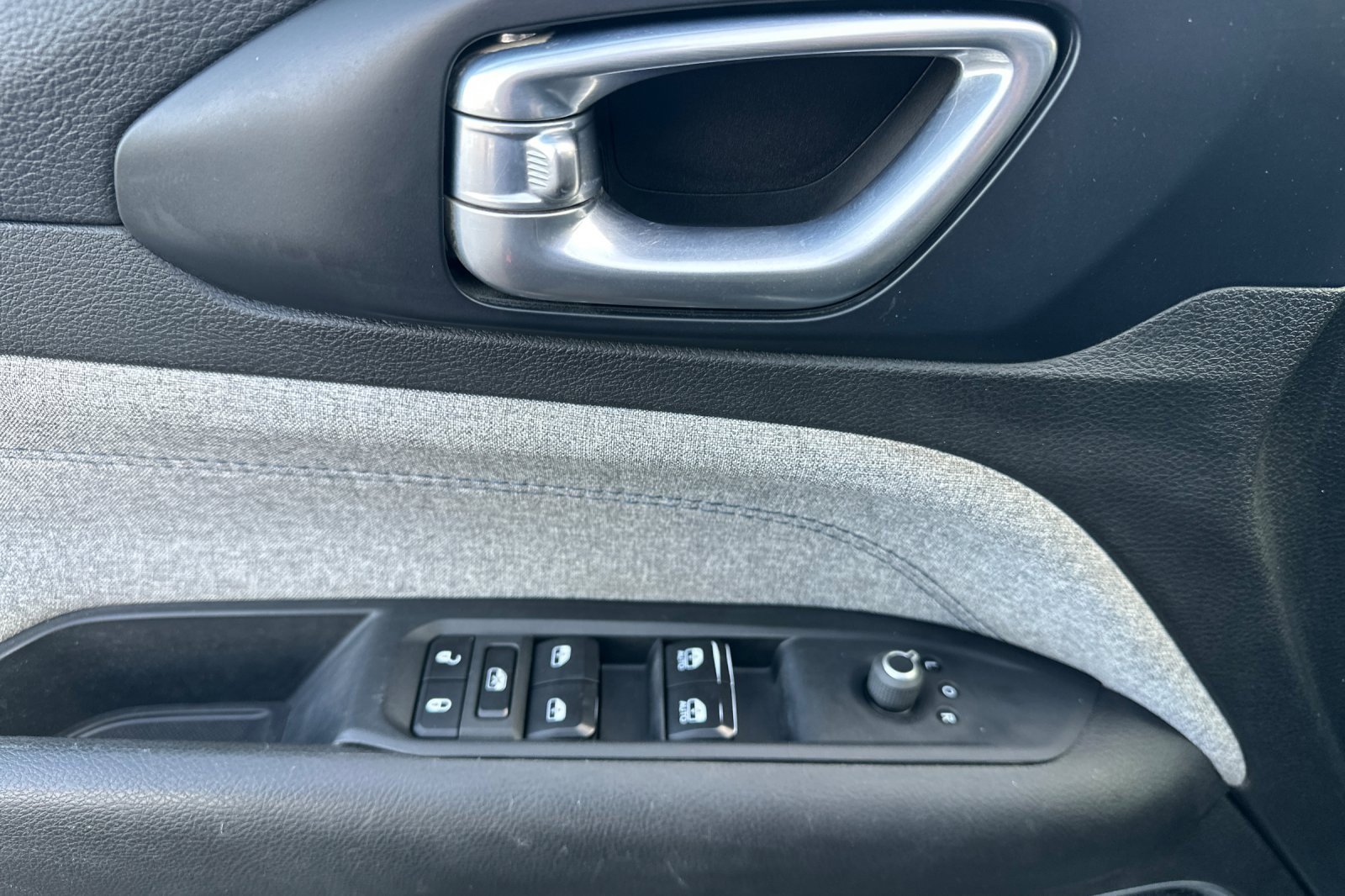 Used 2024 Jeep Compass Latitude image 10