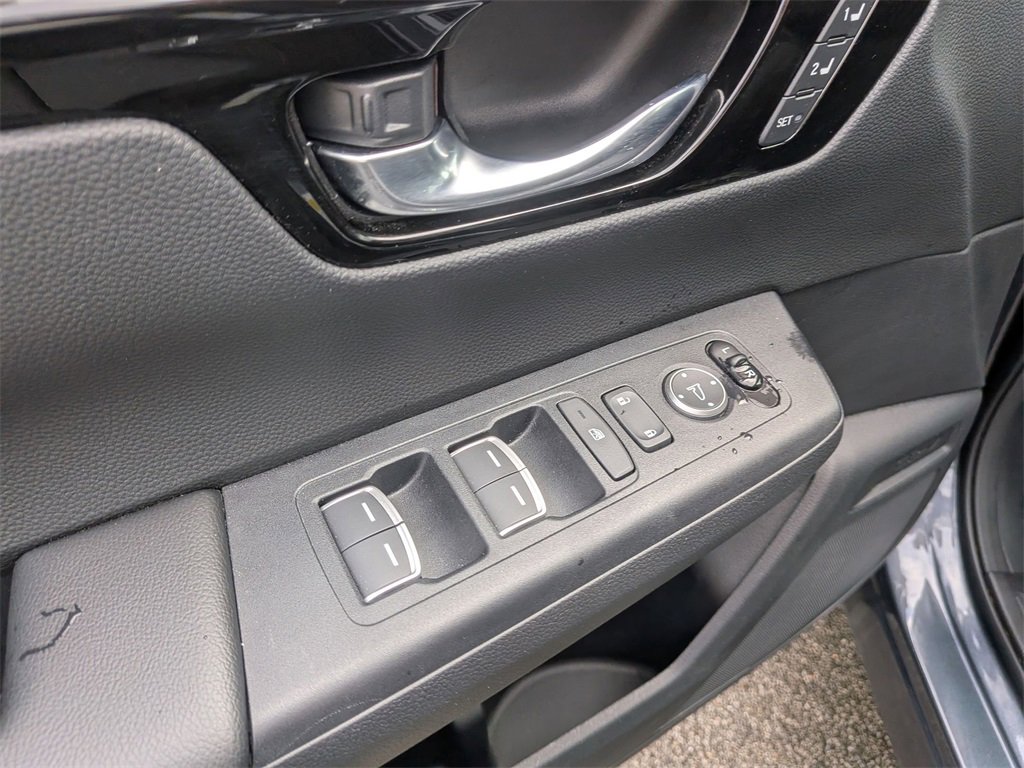 Used 2025 Honda CR-V EX-L image 13
