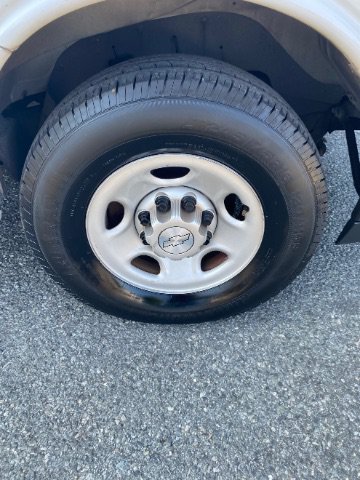 Used 2019 Chevrolet Express 2500 RWD image 21