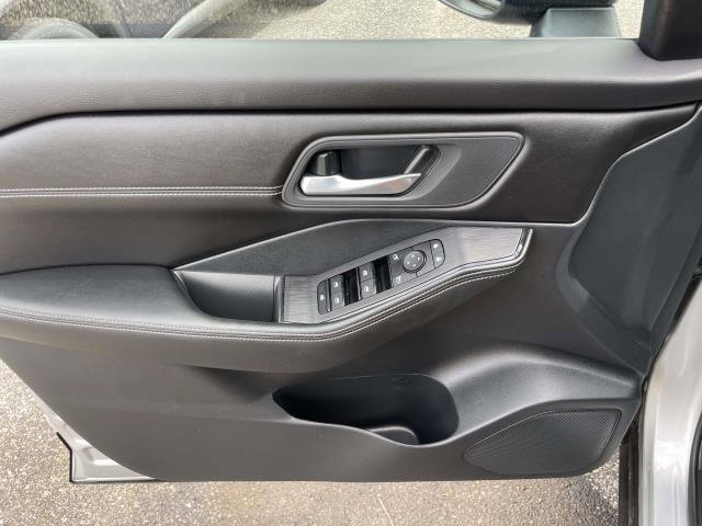 Certified 2024 Nissan Rogue SV w/ SV Premium Package image 17