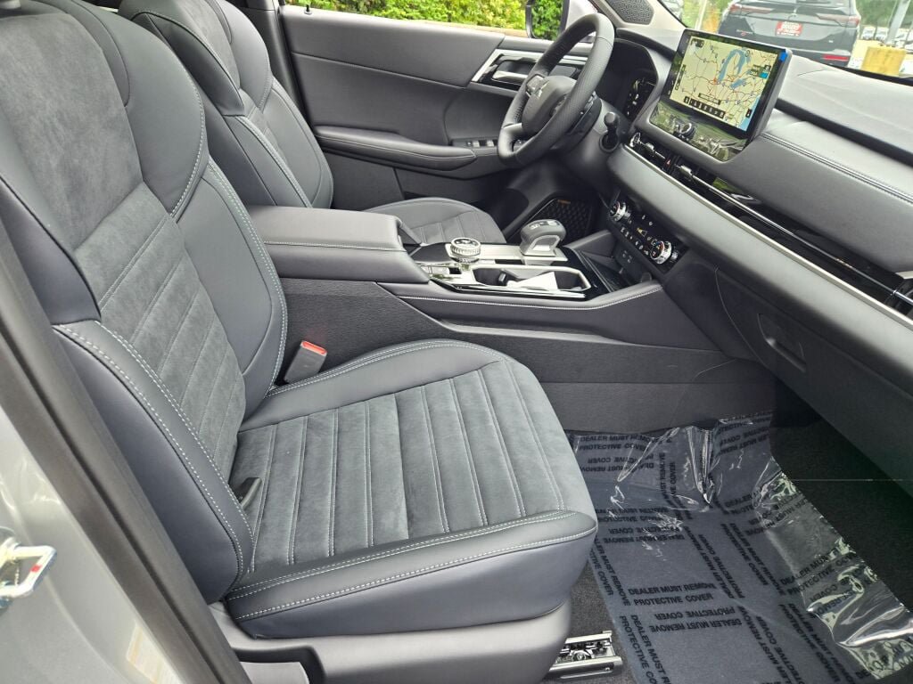 New 2026 Mitsubishi Outlander SE AWD/4WD image 4