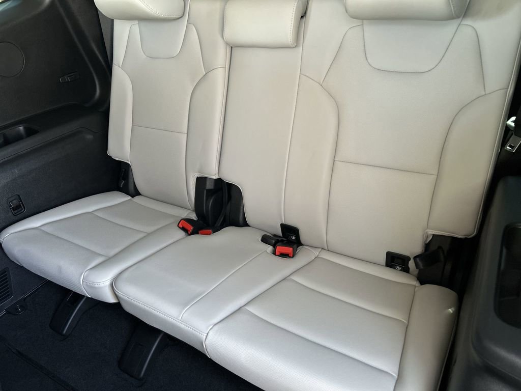 Used 2025 Kia Telluride EX image 36