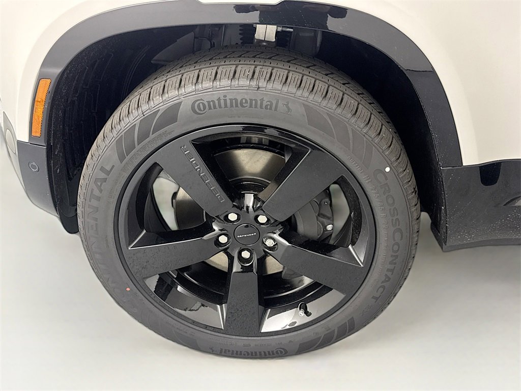 New 2026 Land Rover Defender 130 X-Dynamic SE image 31