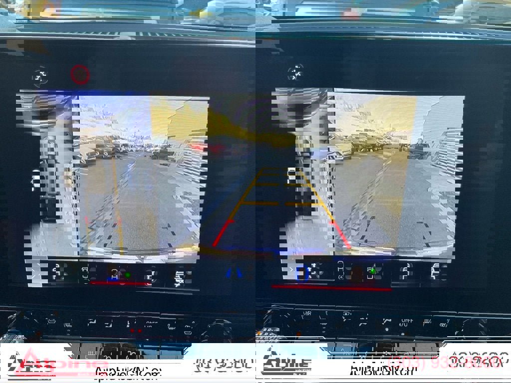 Used 2024 GMC Canyon Denali image 18