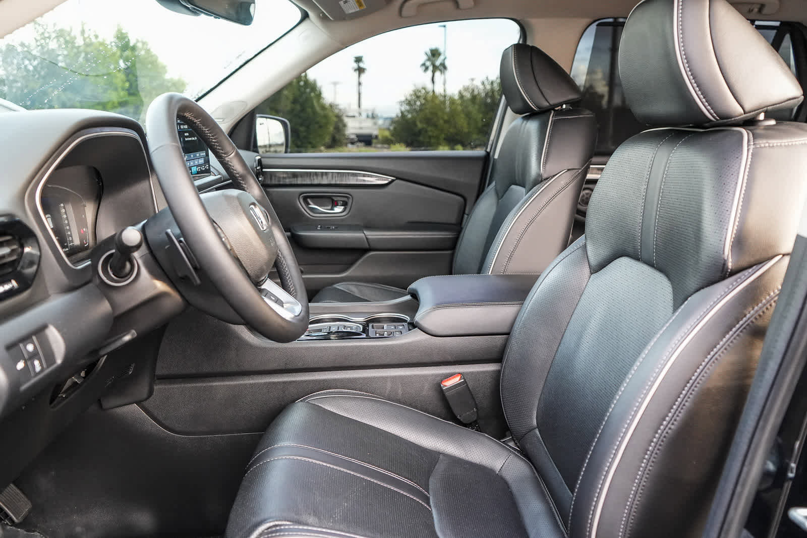 Used 2025 Honda Pilot Elite image 17