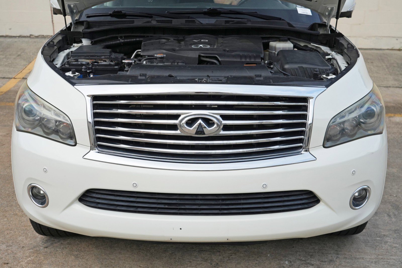 Used 2014 INFINITI QX80 4WD w/ Theater Package image 7