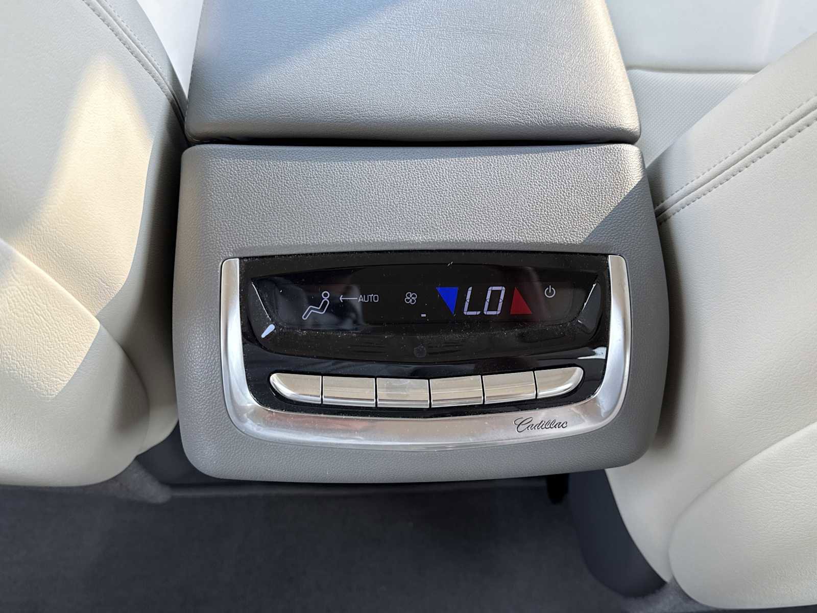 Used 2020 Cadillac XT6 Premium Luxury FWD image 20