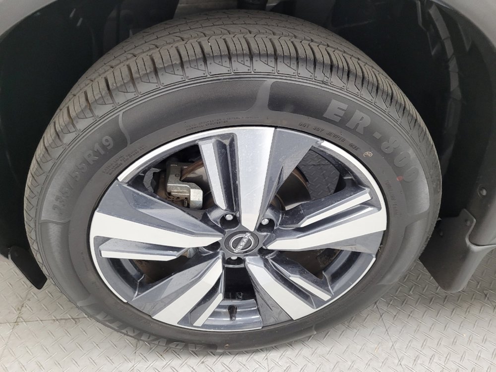 Used 2023 Nissan Rogue SL w/ SL Premium Package image 31