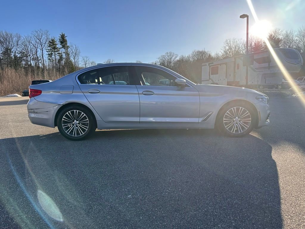 Used 2020 BMW 530i xDrive w/ Premium Package image 4