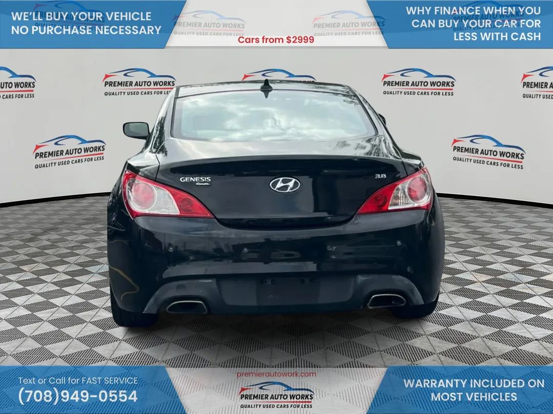 Used 2010 Hyundai Genesis 3.8 RWD image 5