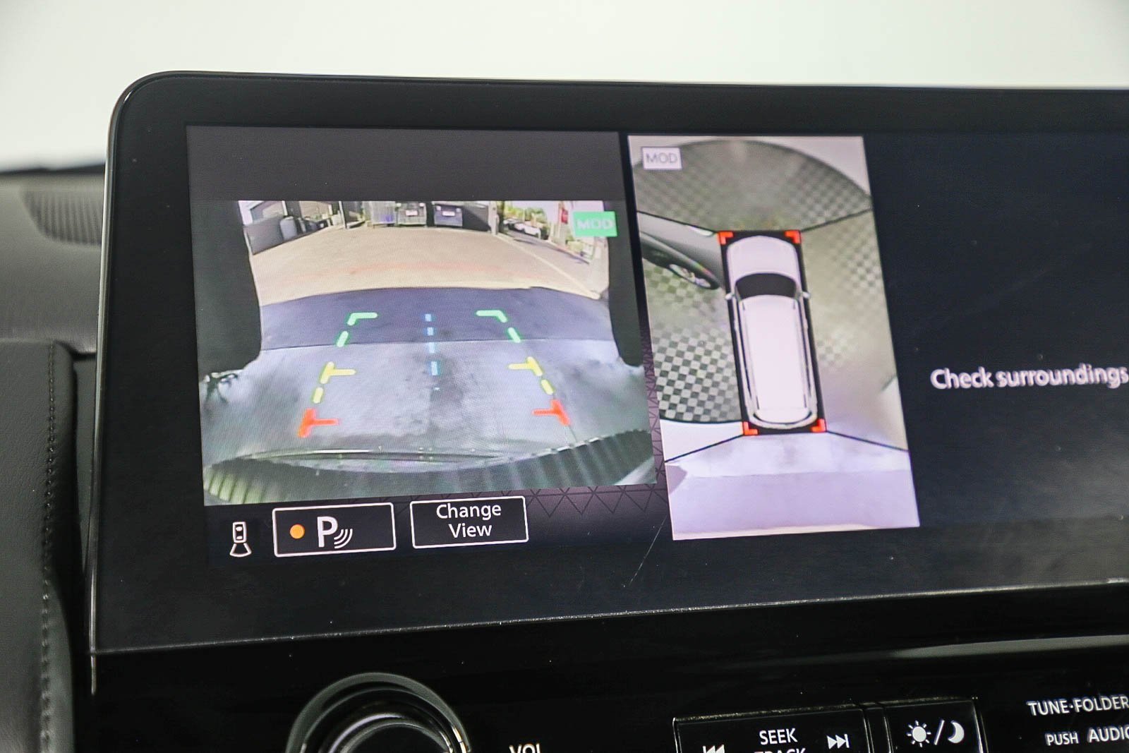 Used 2023 Nissan Armada SL w/ Captain's Chairs Package image 25