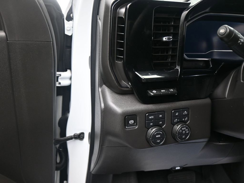 Used 2025 Chevrolet Silverado 1500 ZR2 w/ Technology Package AWD/4WD image 3