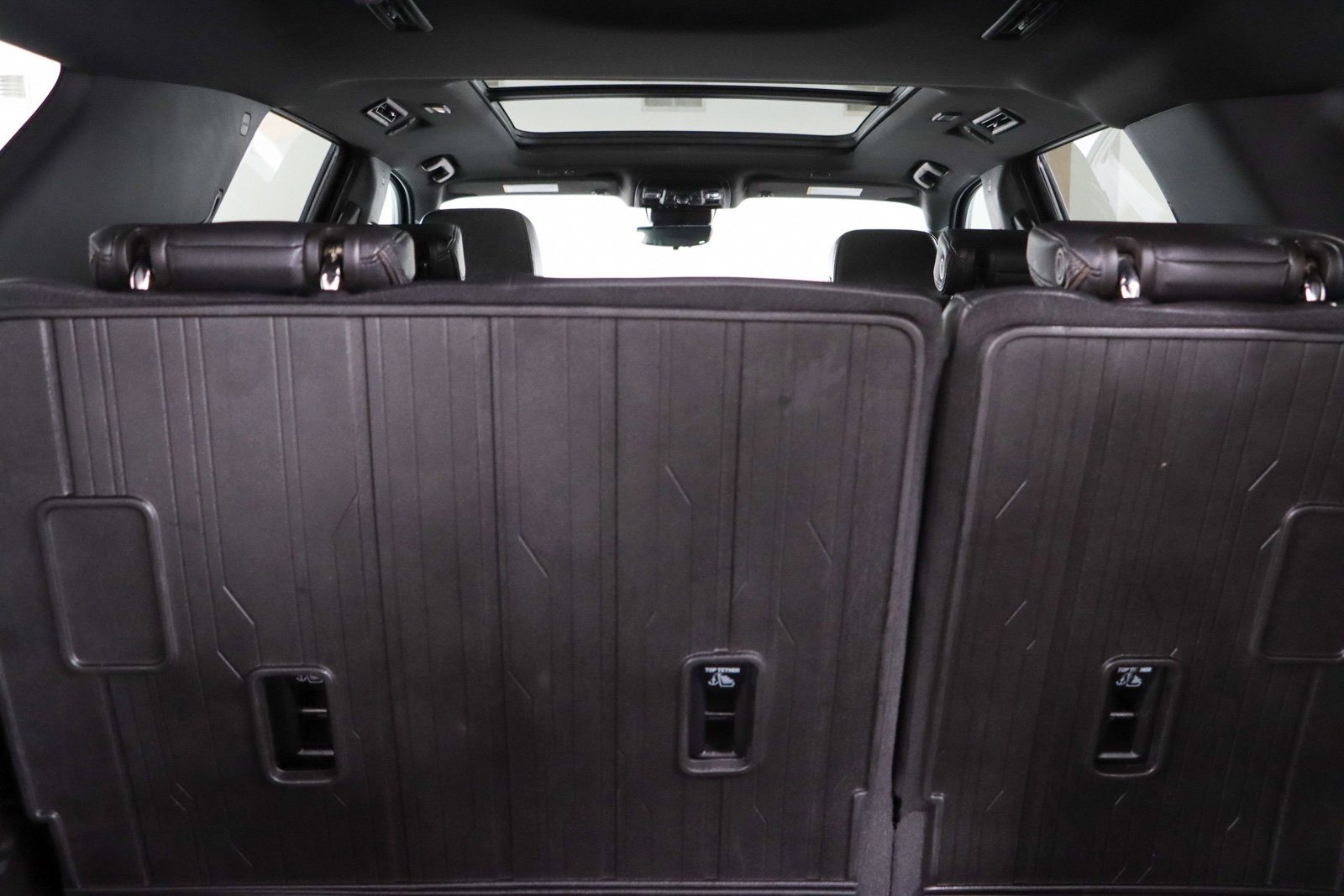 Used 2023 Chevrolet Tahoe High Country w/ Premium Package AWD/4WD image 35