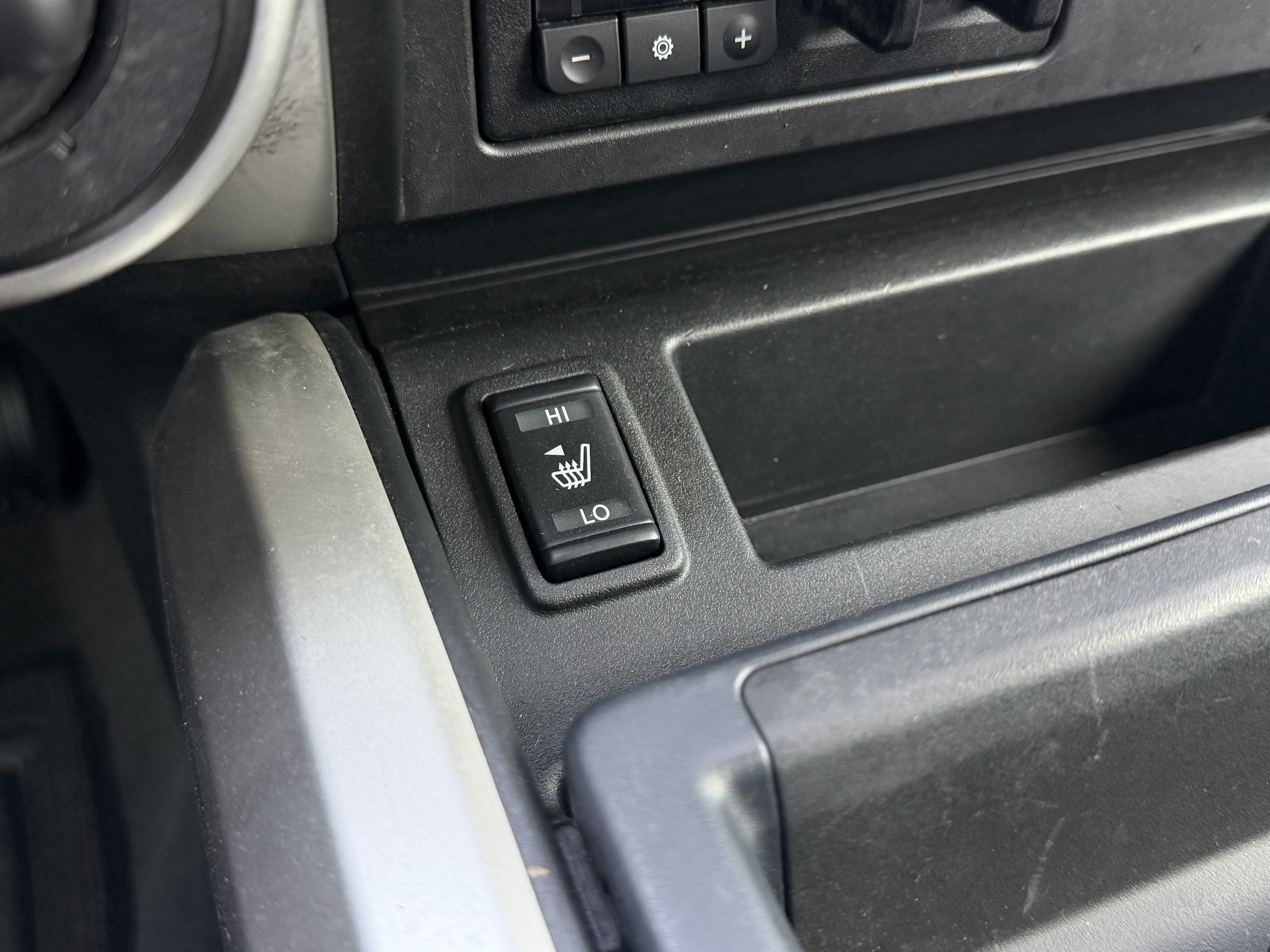 Used 2021 Nissan Titan SV w/ SV Convenience Package AWD/4WD image 24