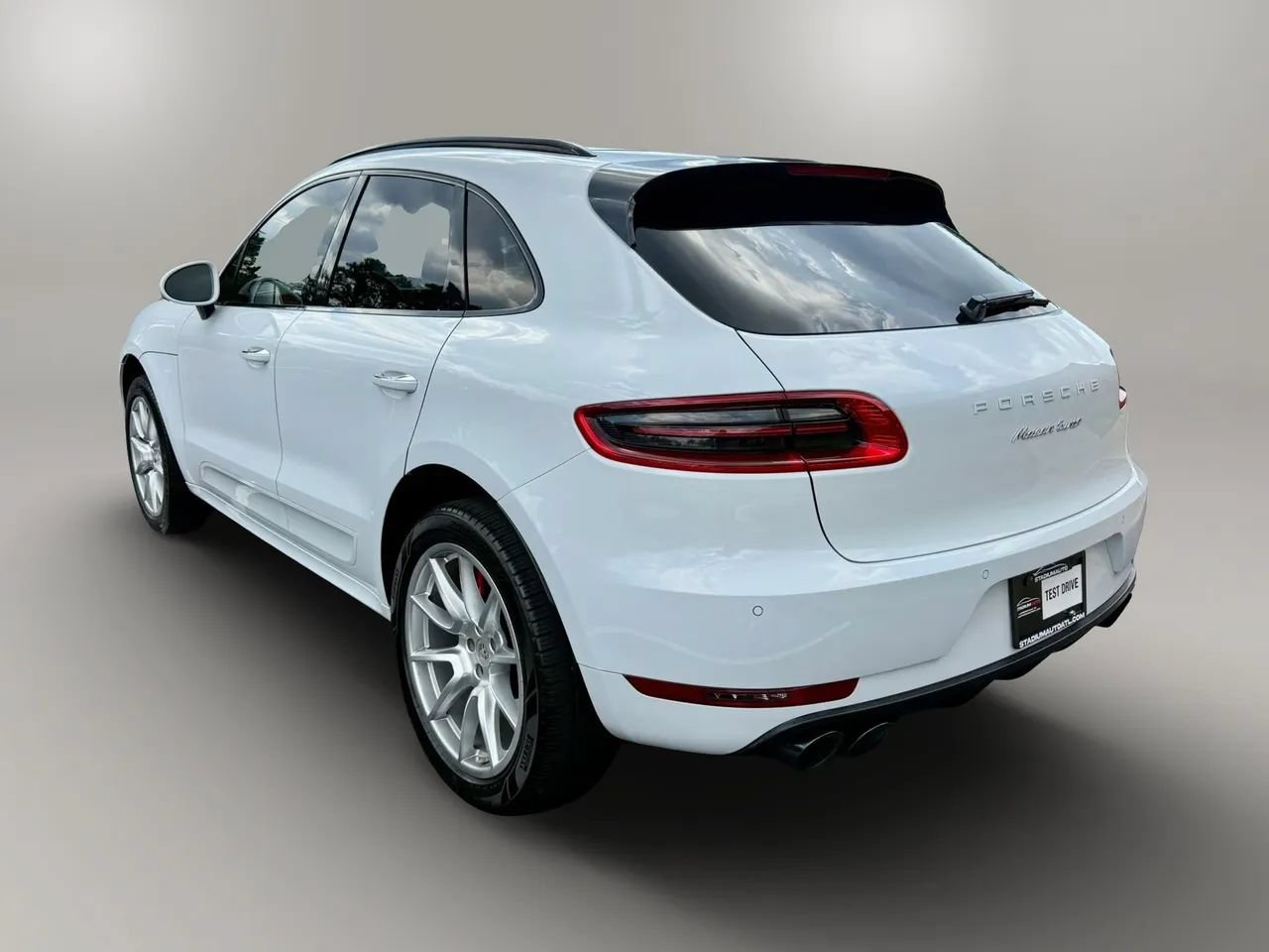 Used 2018 Porsche Macan Turbo AWD/4WD image 3