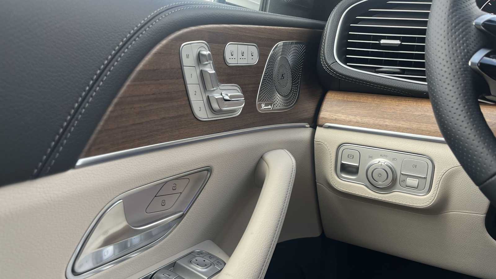 New 2026 Mercedes-Benz GLS 580 4MATIC image 30