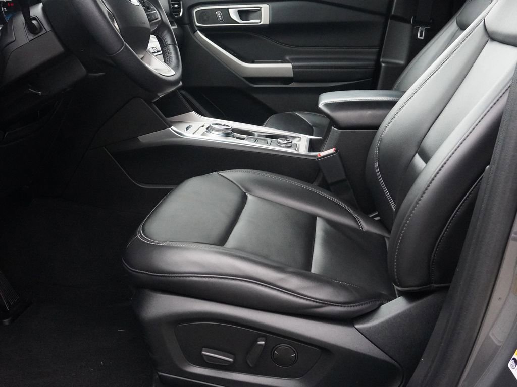 Used 2023 Ford Explorer XLT w/ Equipment Group 202A image 26