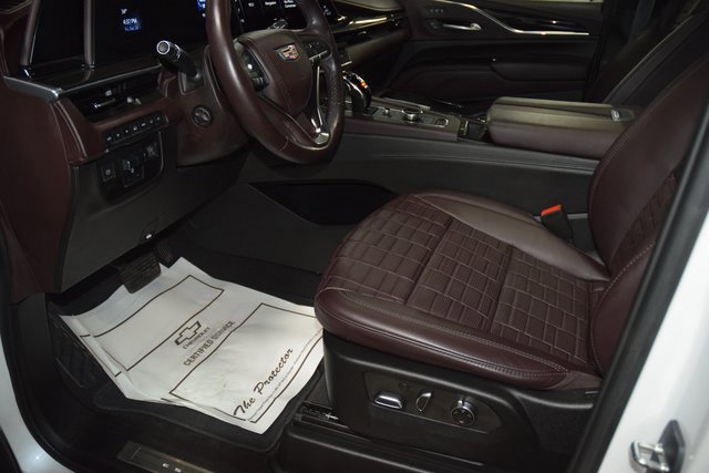 Used 2023 Cadillac Escalade Sport Platinum w/ LPO, ONYX Package image 38