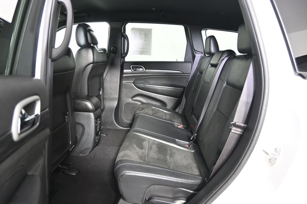 Used 2020 Jeep Grand Cherokee Altitude AWD/4WD image 17