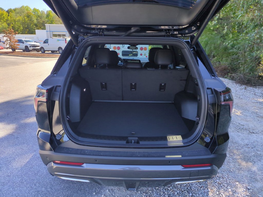 New 2027 Chevrolet Equinox ACTIV w/ Convenience Package III FWD image 32