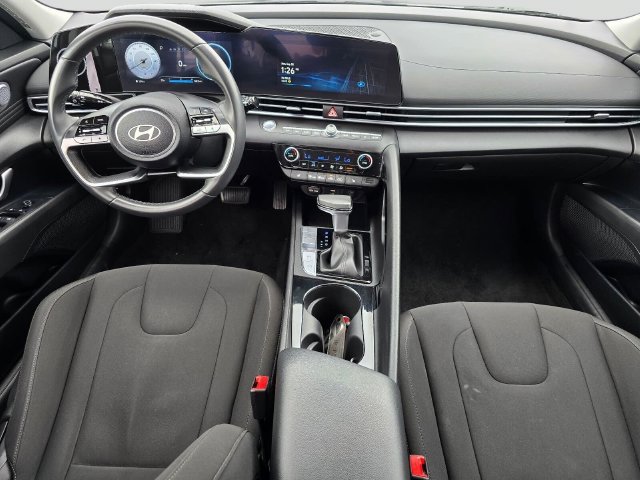 Used 2025 Hyundai Elantra SEL FWD image 16