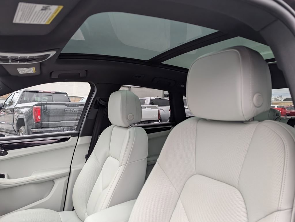 Used 2024 Porsche Macan image 22