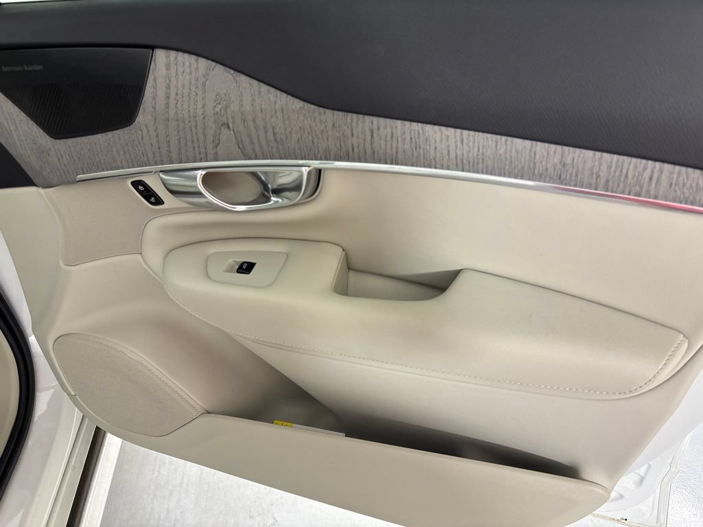 Certified 2025 Volvo XC90 B6 Plus w/ Protection Package Premier AWD/4WD image 14