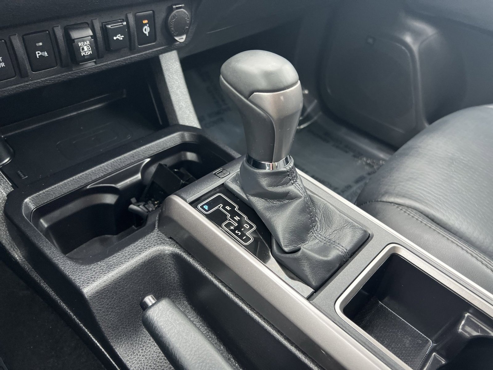 Used 2023 Toyota Tacoma Limited image 22
