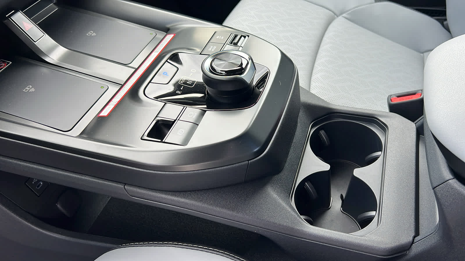 New 2026 Subaru Solterra AWD/4WD image 13