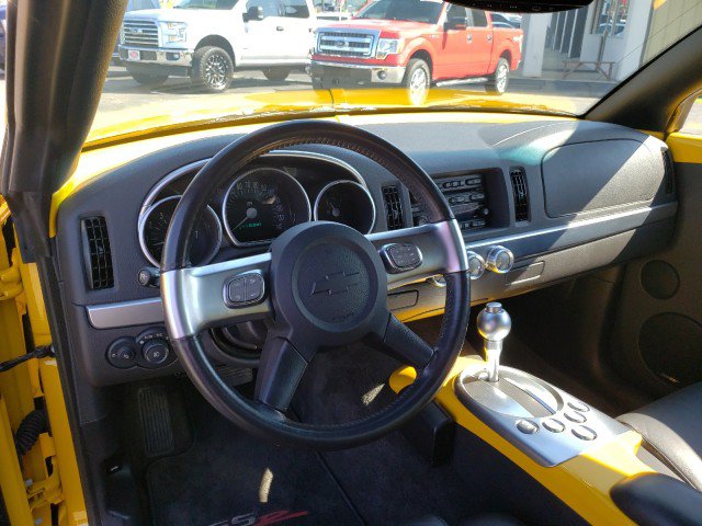 Used 2003 Chevrolet SSR w/ Preferred Equipment Group RWD image 4