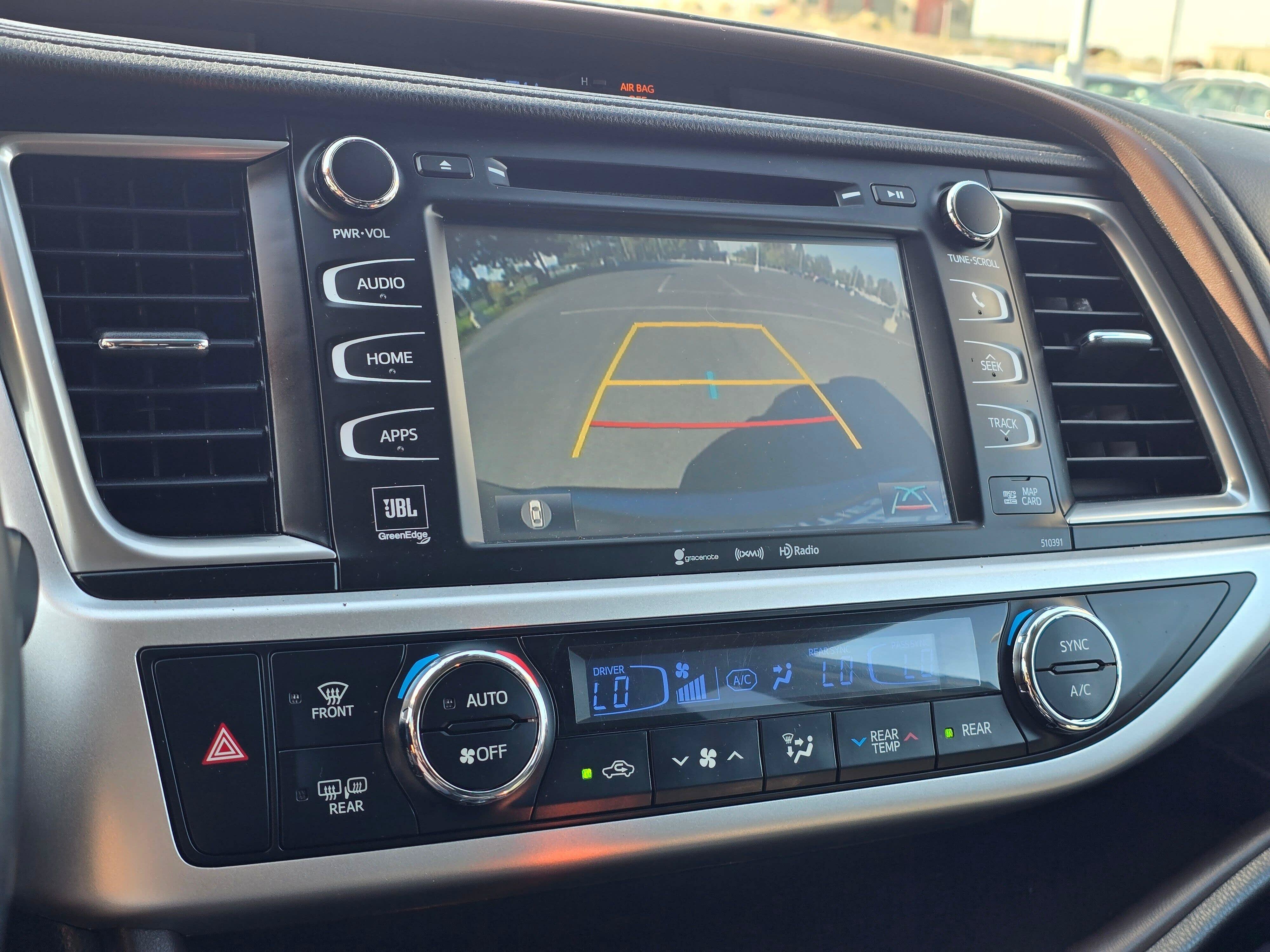 Used 2019 Toyota Highlander Limited Platinum AWD/4WD image 25
