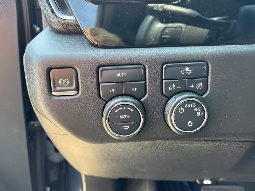 Used 2023 Chevrolet Silverado 1500 LT AWD/4WD image 46