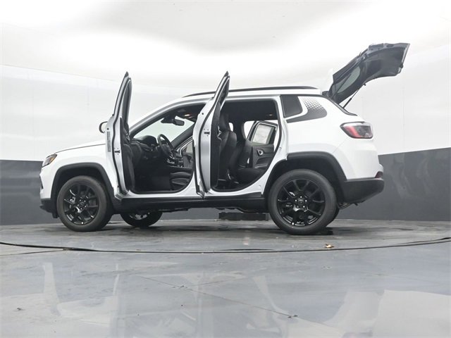 New 2026 Jeep Compass Latitude image 53