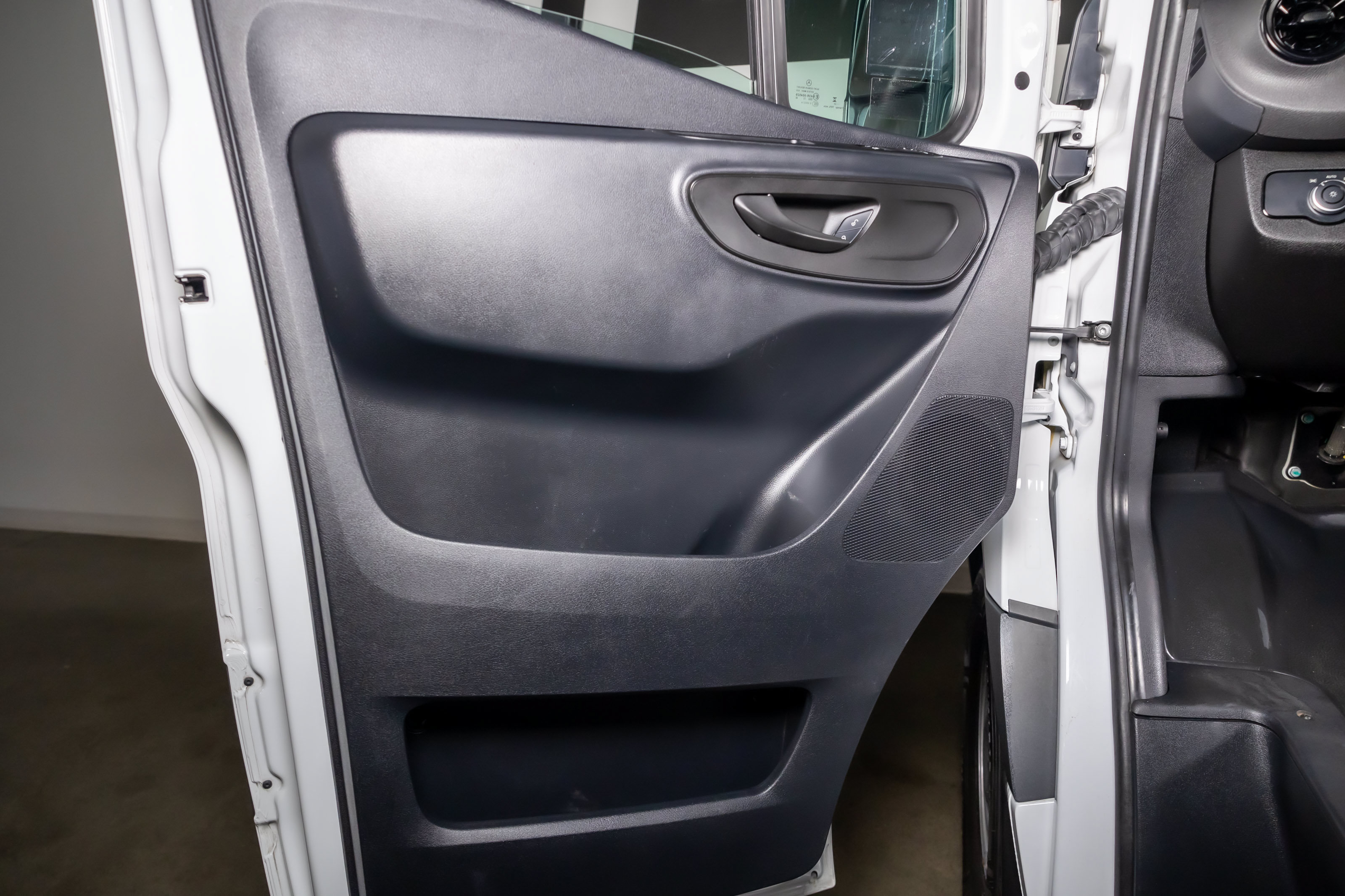 Used 2023 Mercedes-Benz Sprinter 2500 image 40