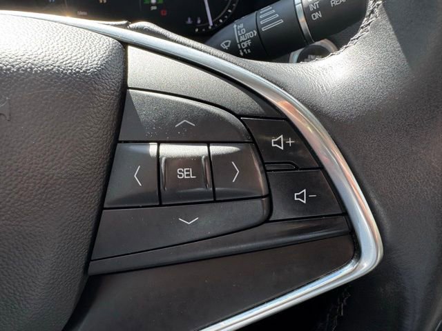 Used 2017 Cadillac XT5 Luxury w/ Driver Awareness Package AWD/4WD image 23