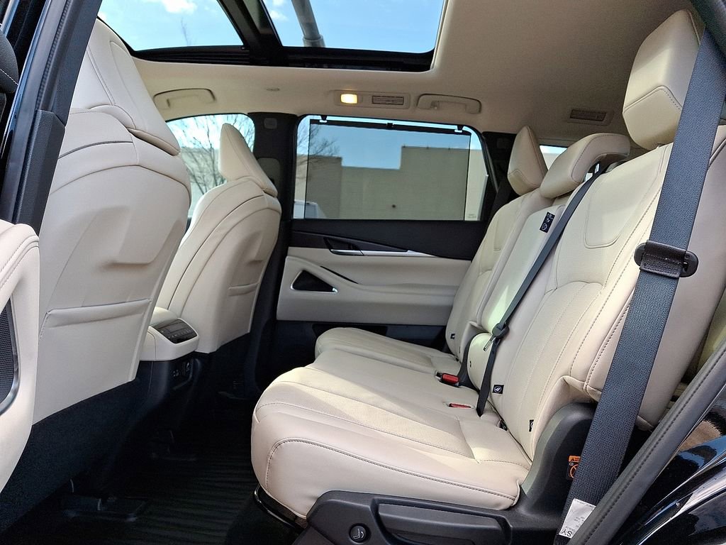 Used 2025 INFINITI QX60 Sensory w/ Vision Package image 11