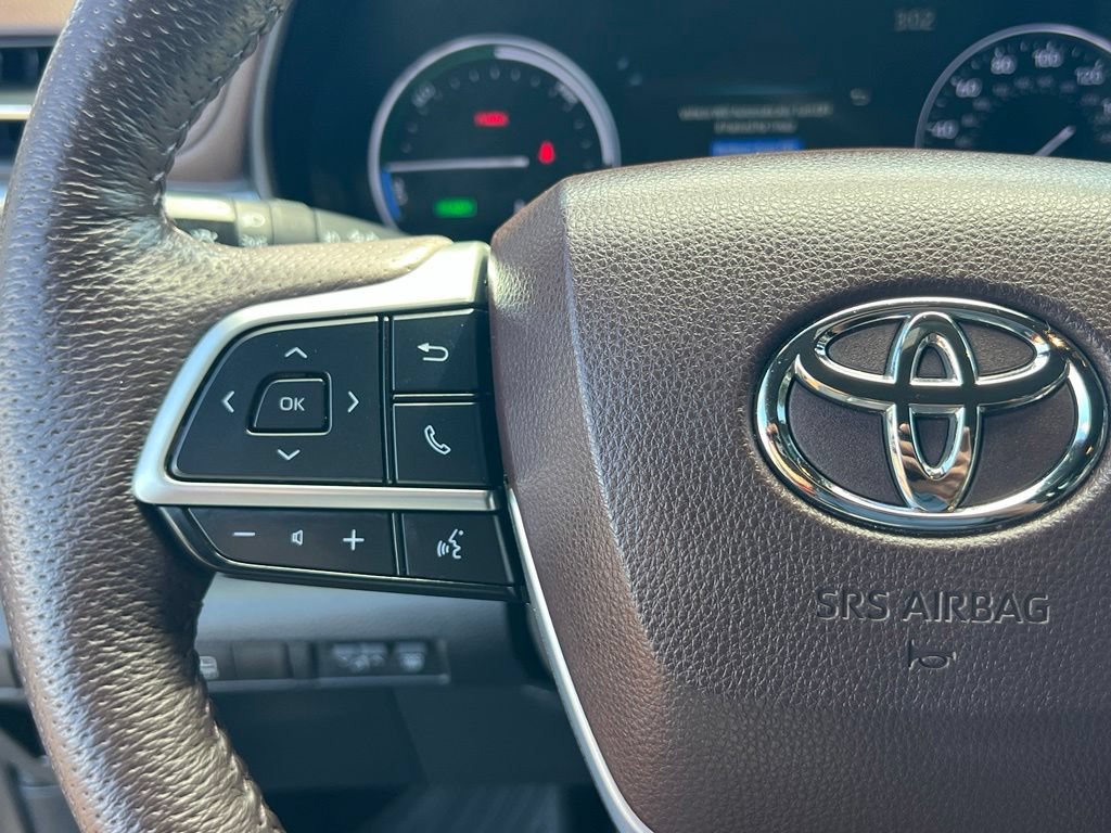Used 2022 Toyota Sienna Platinum AWD/4WD image 21